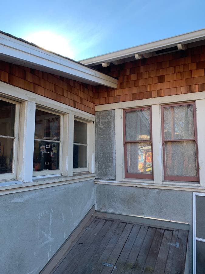 picture of freshly installed wood cedar siding